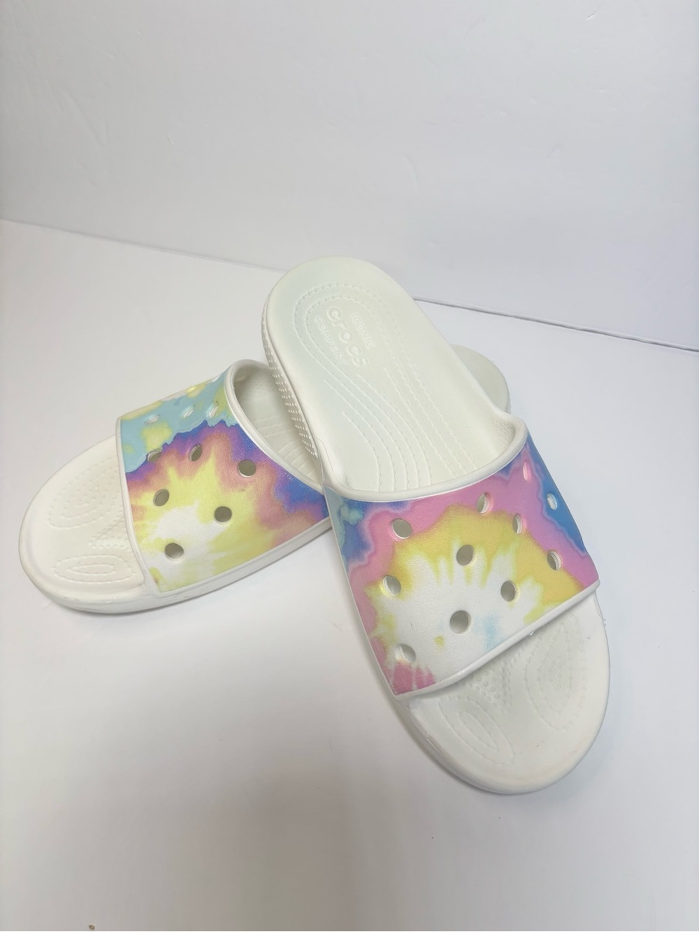 Crocs Rainbow Tie-Dye White Slides Sandals M6 W8 - Picture 5 of 8